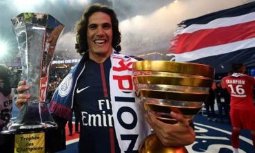 Napoli Impikan Pulangkan Cavani