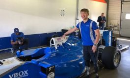 Billy Monger, Pemuda yang Inspirasi Lewis Hamilton Akhirnya Coba Mobil F1