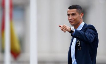 Edan! Bertahan, Ronaldo Minta Gaji 1,35 Juta Pounds per Minggu