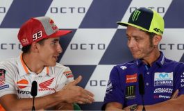 Video yang Bikin Heboh! Momen Saat Valentino Rossi Tolak Jabat Tangan Marc Marquez