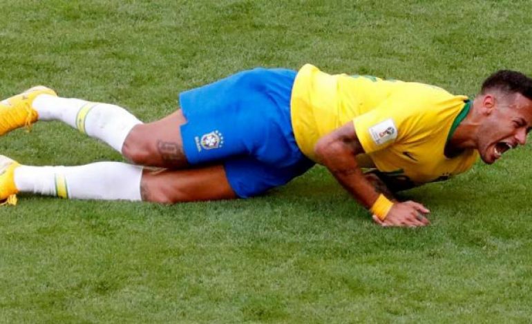Anggap Neymar Diving, Pemain Ini Ucapkan Kalimat Kocak ke Wasit