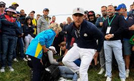 Bola Golf Nyasar Hancurkan Bola Mata Penonton Ryder Cup