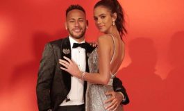Setelah 6 Tahun Pacaran, Hubungan Neymar dan Model Cantik Kandas