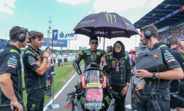 Ada Umbrella Girl Berhijab di MotoGP