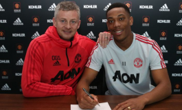 Martial Tanda Tangani Kontrak Baru di United