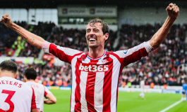 Peter Crouch Gabung Burnley Jelang Penutupan Transfer Hari Ini