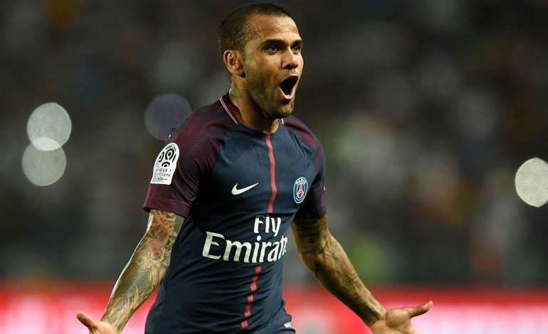 Dani Alves Ditolak Barcelona, Sevilla Buka Pintu