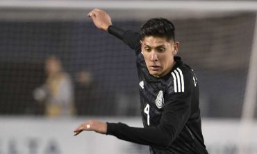 RESMI: Edson Alvarez Gabung Ajax