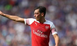 Arsenal Tanpa Mesut Ozil Saat Lawan Frankfurt, Unai Emery Jelaskan Alasannya