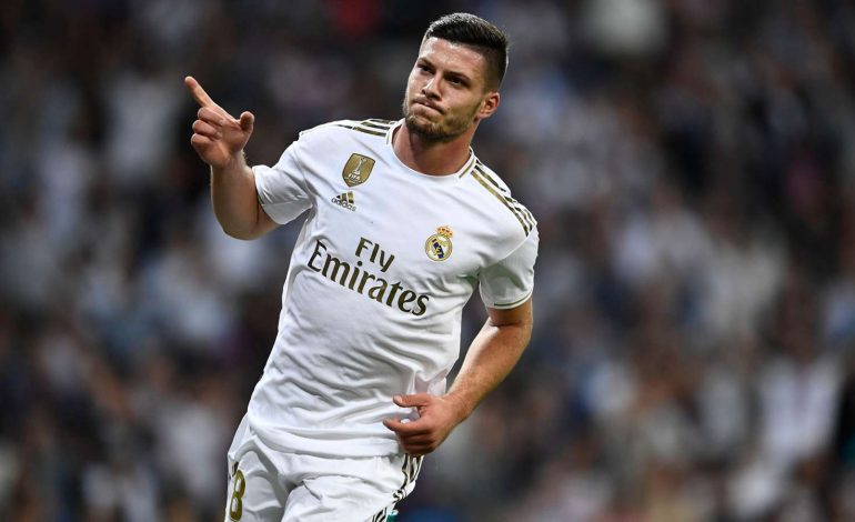 Manchester United Pantau Perkembangan Luka Jovic