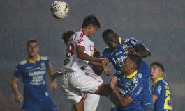 Menang 4-0 di Kandang, Persib Mendekat ke 5 Besar