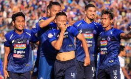 Arema Banjir Tawaran dari Pelatih