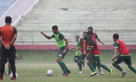 Latihan Perdana Diguyur Hujan, Skuat Persebaya Belum Lengkap