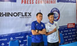 Emblem Musim Lalu Sering Copot, Arema Kini Punya Jaminan Jersey Berkualitas