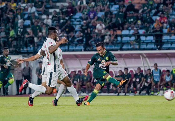 Persipura Bungkam Persebaya di Gelora Bung Tomo