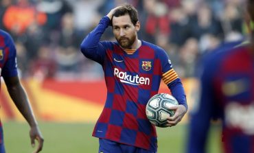 Barcelona Tak Bisa Mengangkat Trofi La Liga Musim Ini