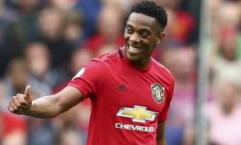 Rio Ferdinand: Posisimu Tidak Aman, Martial!