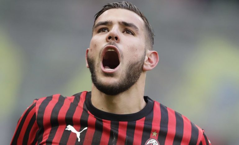 Waspada AC Milan, PSG sedang Membidik Theo Hernandez