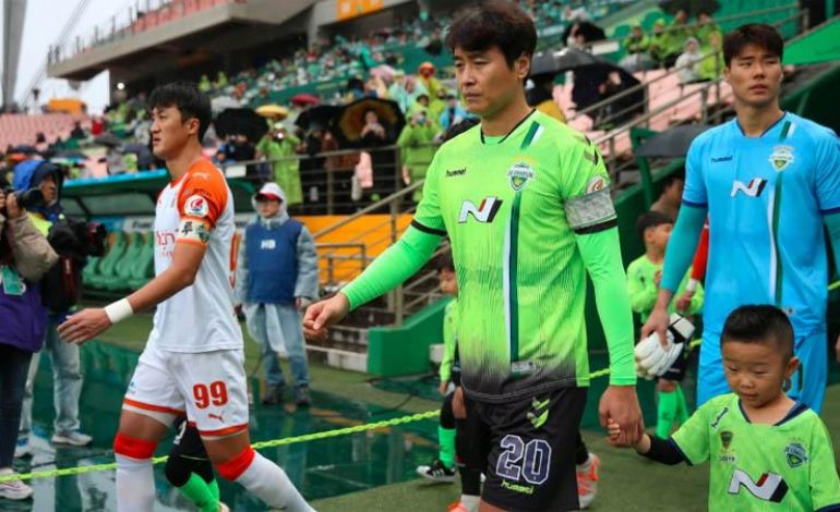Korea Selatan Izinkan Suporter Datang ke Stadion