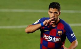 Demi Bertahan di Barcelona, Luis Suarez Rela Jadi Cadangan