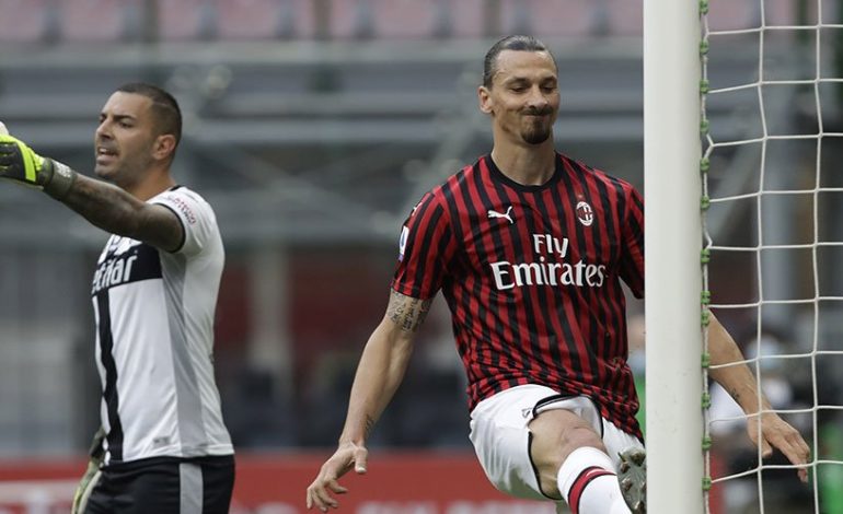 Nego Kontrak Macet, Ibrahimovic Absen dari Latihan Pra-Musim Milan