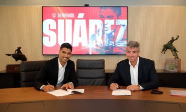 Sah! Luis Suarez Resmi Hijrah dari Barcelona ke Atletico Madrid