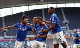 Everton Curi Kemenangan di Kandang Tottenham Hotspur