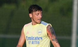 Ngotot Bertahan di Arsenal, Mesut Ozil Tolak Gaji Besar dari Klub Arab Saudi