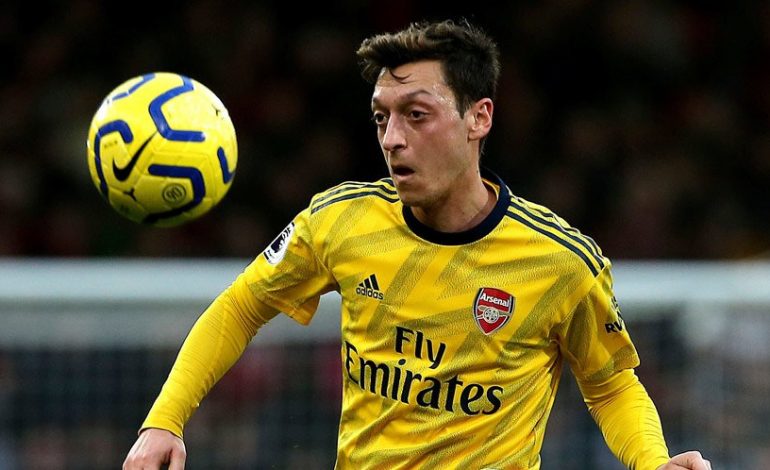 Mesut Ozil Lagi-Lagi Tolak Tawaran Klub Lain, Ngotot di Arsenal Meski Tak Bermain