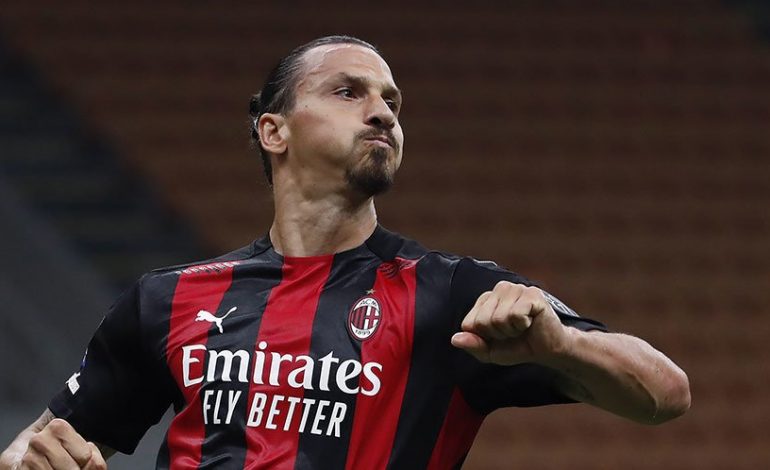 Derby Milan, Vieri: Ibrahimovic Akan Main Dengan Sebatang Rokok di Mulutnya