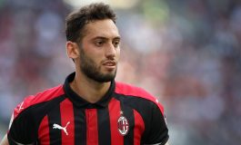 Agen Sodorkan Calhanoglu ke Juventus dan Inter, Milan Geram