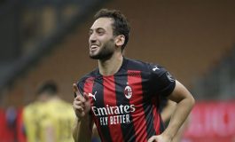 Inter dan Juventus Incar Hakan Calhanoglu