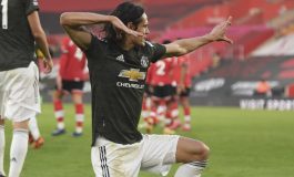 Cetak Dua Gol, Bukti Edinson Cavani Masih Belum Habis!