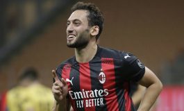 Manchester United Dipastikan Sedang PDKT Pada Calhanoglu