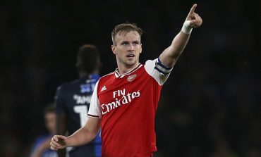 Arsenal Perpanjang Kontrak Rob Holding?