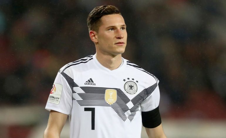 Arsenal Coba Barter Hector Bellerin dengan Julian Draxler