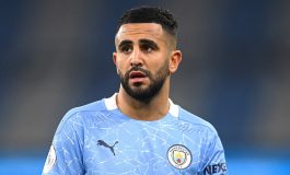 Riyad Mahrez Tegaskan Bertahan di Man City, Arsenal Gigit Jari