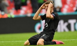 Sepakan Melenceng dan Penyesalan Thomas Muller