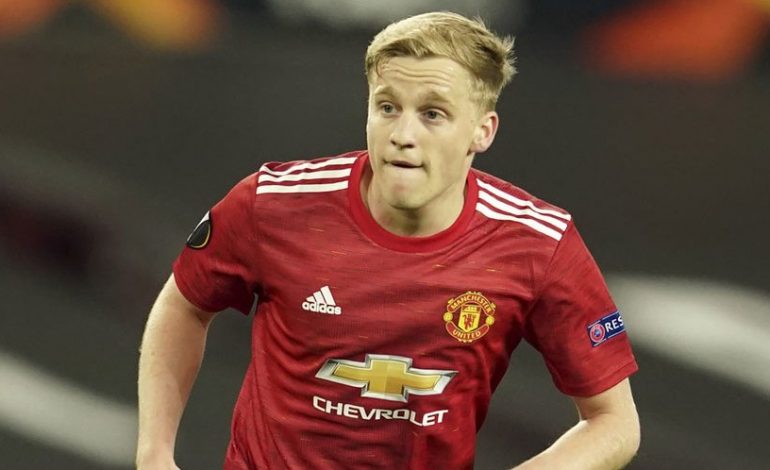 Tak Cocok di Manchester United, Van De Beek Disarankan Pindah Klub Saja