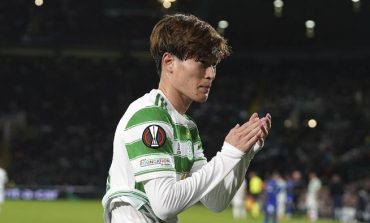 Viral! Pemain Bola Diganti lalu... Bersih-bersih Punguti Sampah!