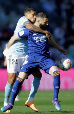 Momen Carlo Ancelotti, Eder Militao, dan Casemiro Duduk Bareng di Podium