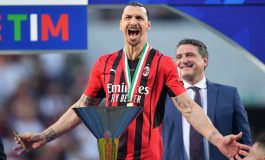 Persembahan Zlatan Ibrahimovic Tropi Serie A Untuk...